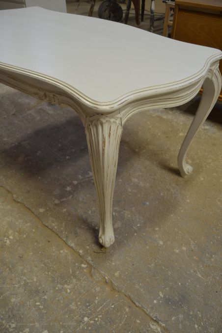 (L-756) Suurem valge diivanilaud