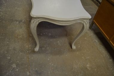 (L-756) Suurem valge diivanilaud