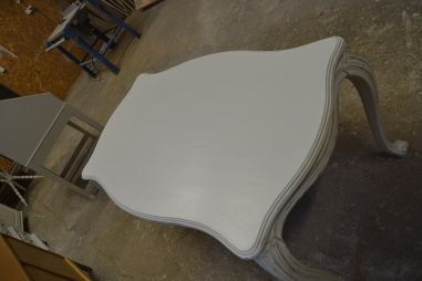 (L-756) Suurem valge diivanilaud