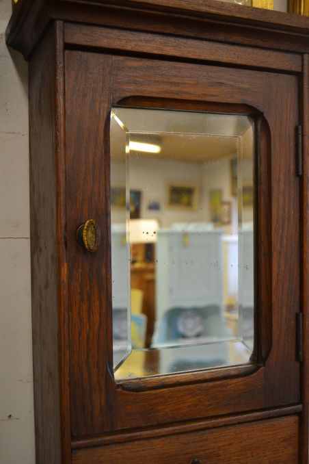 (n-7595) Peegliga väiksem seinakapp, nn ravimikapp