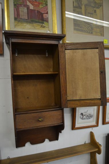 (n-7595) Peegliga väiksem seinakapp, nn ravimikapp