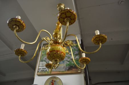 (n-7596) Portselaniga suurem laelamp