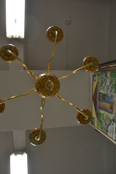 (n-7596) Portselaniga suurem laelamp