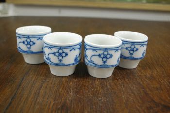 (n-7600/1) Bavaria Winterling õlelillemustriga munapeekrid, 4tk