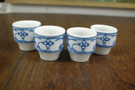 (n-7600/1) Bavaria Winterling õlelillemustriga munapeekrid, 4tk