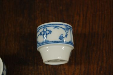 (n-7600/1) Bavaria Winterling õlelillemustriga munapeekrid, 4tk