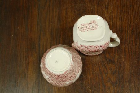 (n-7608/1) Myotts Country Life, Fine Staffordshire Ware, koorekann ja suhkrukauss
