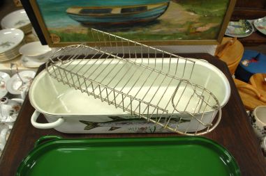 (n-7610) Ülisuur metallist kalatirin/ spargliauruti restiga