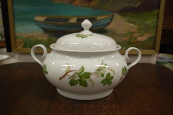 (n-7622) Bavaria Bareuther Waldsassen, viinamarjalehtedega tirin