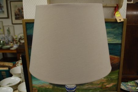 (n-7627) Kõrge portselanist jalal laualamp