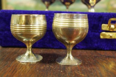 (n-7636) Metallist pokaalid/ pitsid karbis