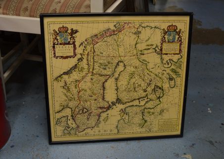 (P-1109) Huvitav vana Carl Gustavi valduste kaart koos Eestiga