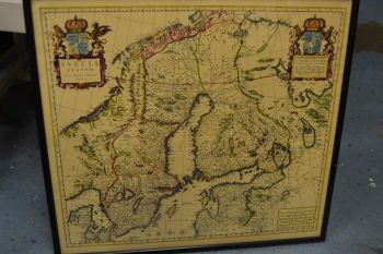 (P-1109) Huvitav vana Carl Gustavi valduste kaart koos Eestiga 2