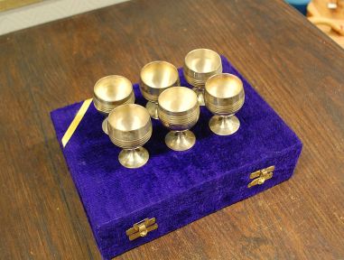 (n-7636) Metallist pokaalid/ pitsid karbis