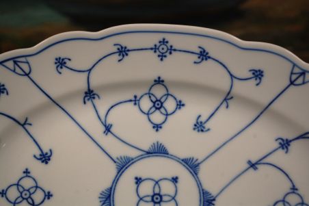 (n-7647) Bavaria Winterling õlelillemustriga ovaalne vaagen