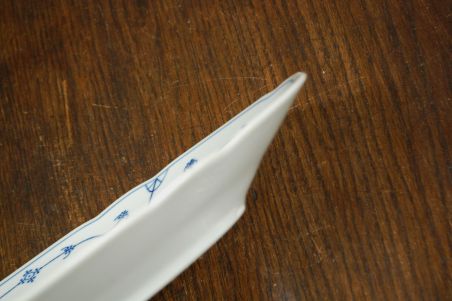 (n-7647) Bavaria Winterling õlelillemustriga ovaalne vaagen