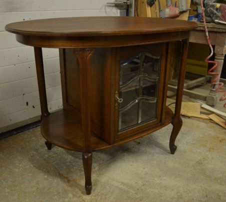 (L-757) Ovaalne kummut või laud