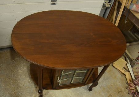 (L-757) Ovaalne kummut või laud