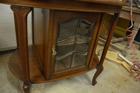 (L-757) Ovaalne kummut või laud