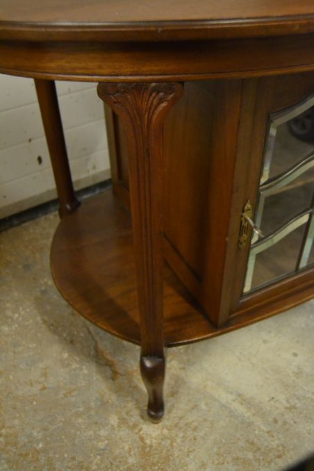 (L-757) Ovaalne kummut või laud