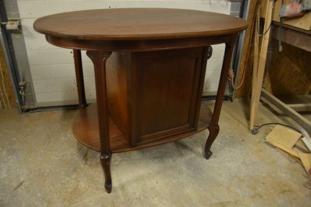 (L-757) Ovaalne kummut või laud