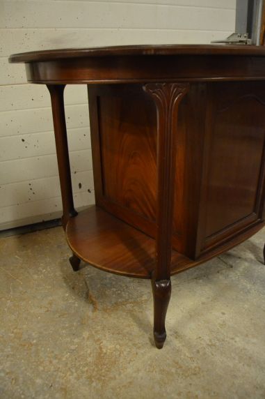 (L-757) Ovaalne kummut või laud