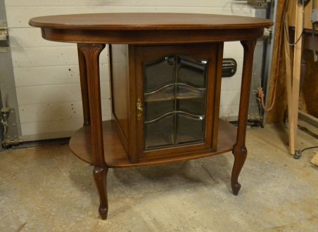 (L-757) Ovaalne kummut või laud