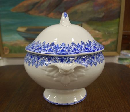 (n-7655) Sinise dekooriga uhke tirin