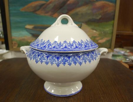 (n-7655) Sinise dekooriga uhke tirin