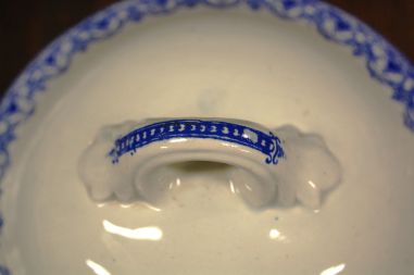 (n-7655) Sinise dekooriga uhke tirin