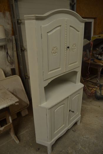 (L-759) Valge suurem nurgakapp 2