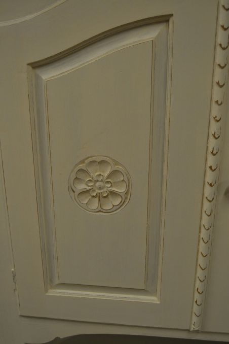 (L-759) Valge suurem nurgakapp