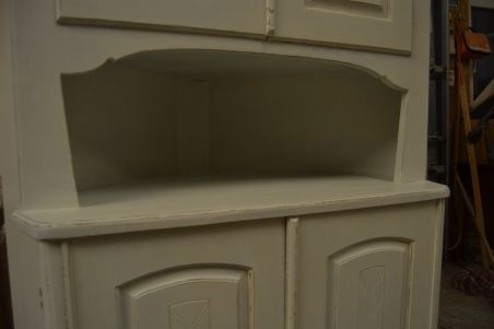 (L-759) Valge suurem nurgakapp