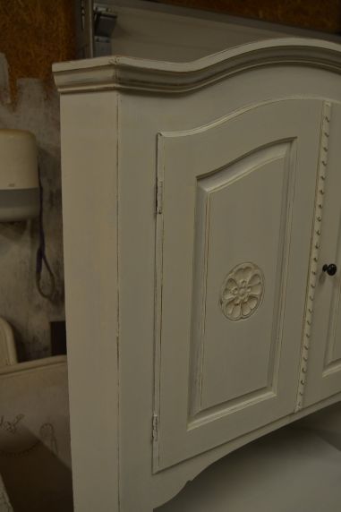 (L-759) Valge suurem nurgakapp