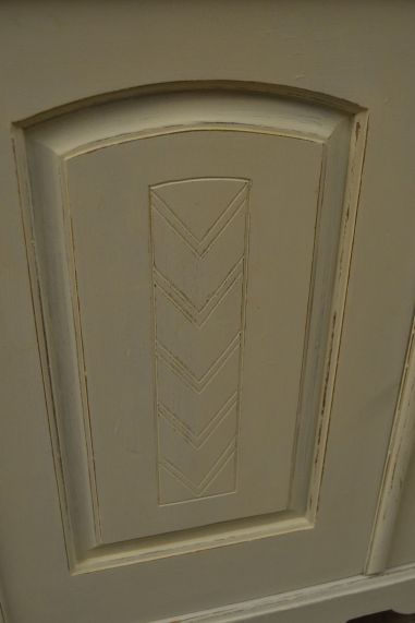 (L-759) Valge suurem nurgakapp