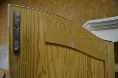 (L-759) Valge suurem nurgakapp