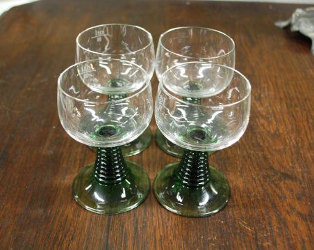 (n-7658) Röömerid/ rohelisel jalal veiniklaasid/ pokaalid, 4tk