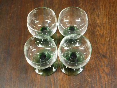 (n-7658) Röömerid/ rohelisel jalal veiniklaasid/ pokaalid, 4tk