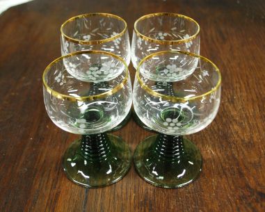 (n-7659) Röömerid/ rohelisel jalal veiniklaasid/ pokaalid, 4tk