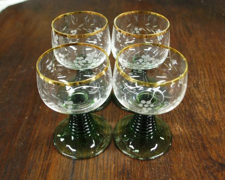 (n-7659) Röömerid/ rohelisel jalal veiniklaasid/ pokaalid, 4tk