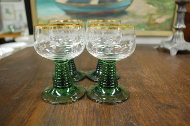 (n-7659) Röömerid/ rohelisel jalal veiniklaasid/ pokaalid, 4tk
