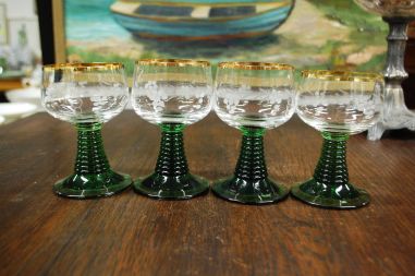 (n-7659) Röömerid/ rohelisel jalal veiniklaasid/ pokaalid, 4tk