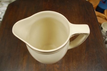 (n-7660) Boch Freres la Louviere, suur kann