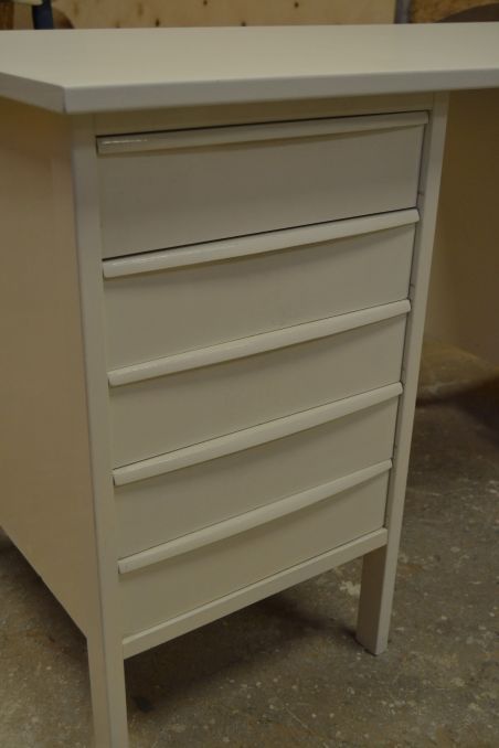 (L-761) Valge retro kirjutuslaud