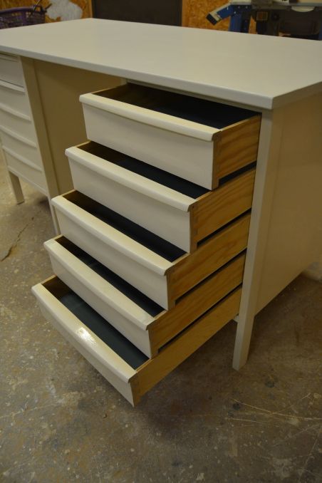 (L-761) Valge retro kirjutuslaud