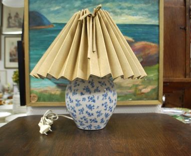 (n-7672) Laura Ashley lilleline laualamp