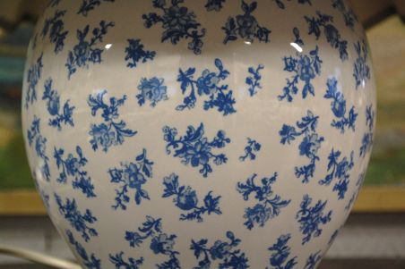 (n-7672) Laura Ashley lilleline laualamp