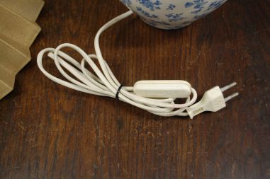 (n-7672) Laura Ashley lilleline laualamp