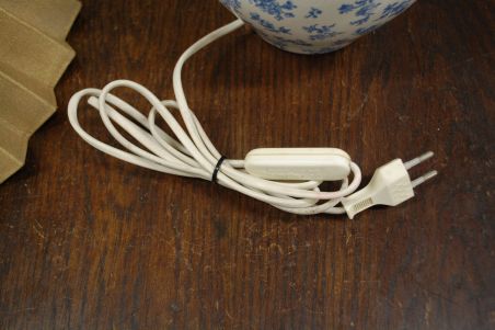 (n-7672) Laura Ashley lilleline laualamp