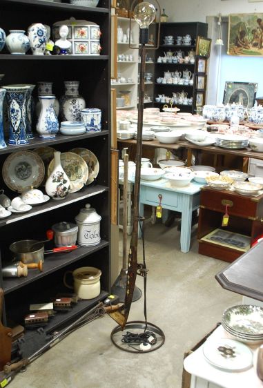 (6-950) Vanast püssist tehtud põrandalamp